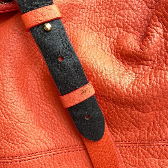 SOLD! GAP Leather Crossbody Purse - Picture 5 of 9